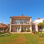 Silvana 143 Apartman *